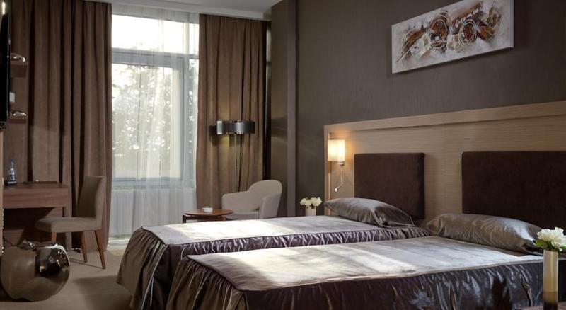 Ovis Hotel Kharkiv Bagian luar foto